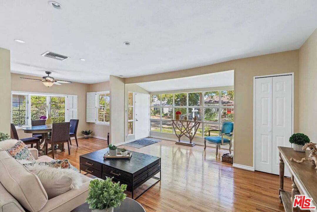 Sherman Oaks, CA 91423,14024 Peach Grove St