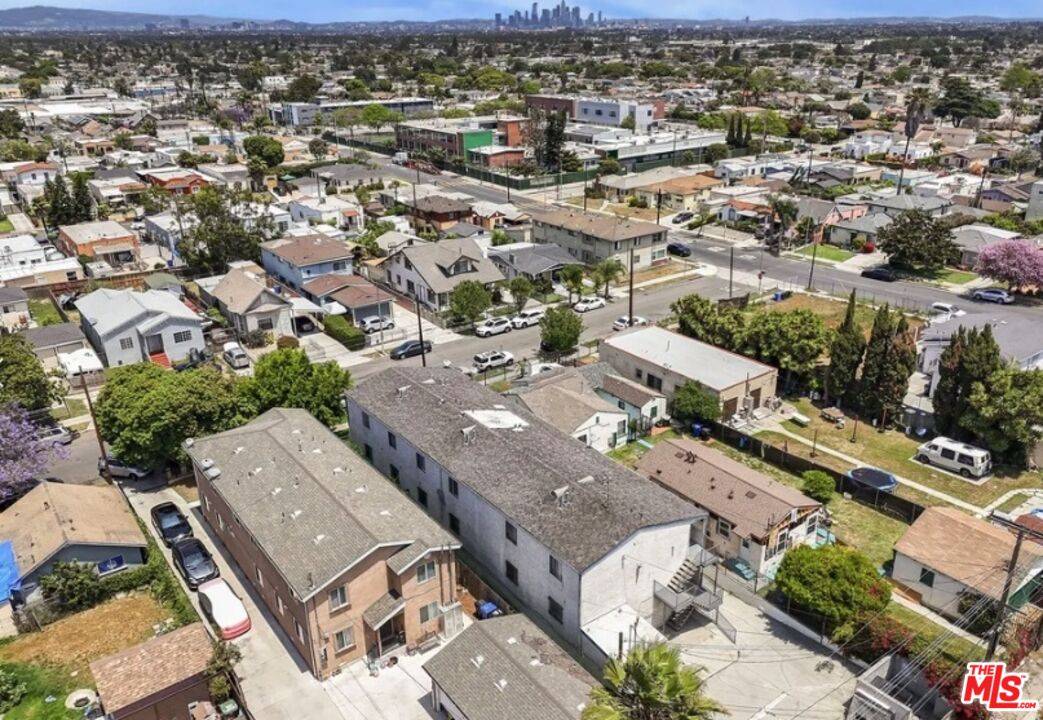 Los Angeles, CA 90043,3120 W 71st St #3