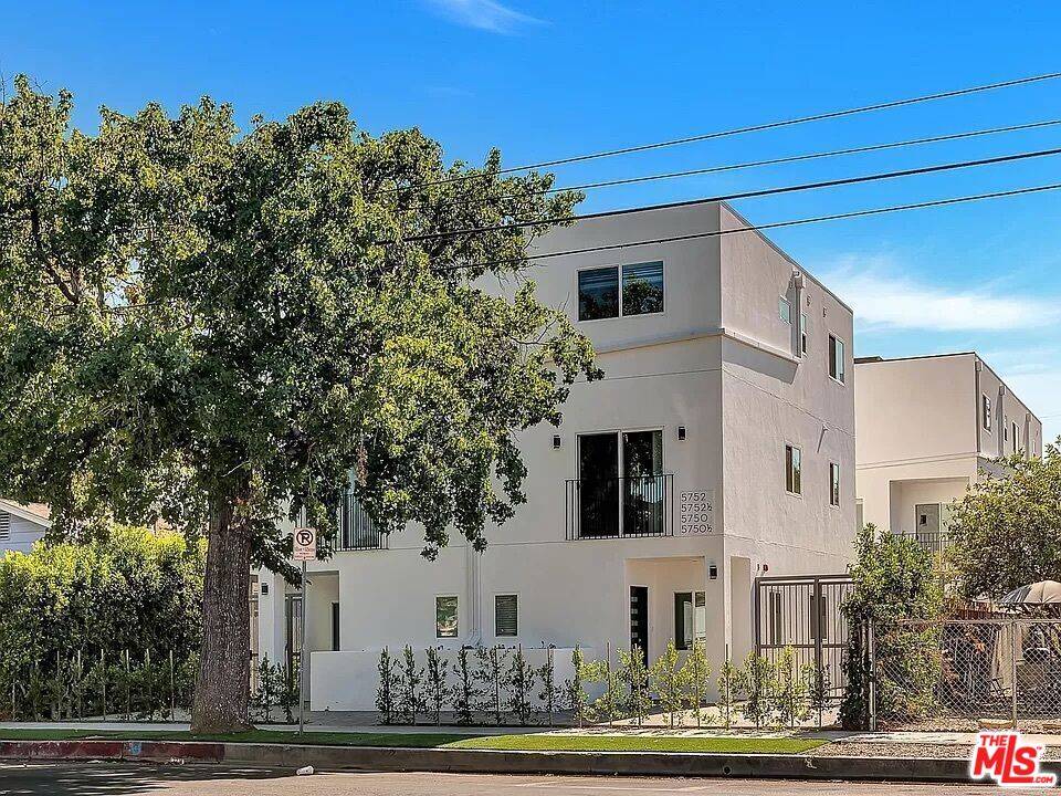 Van Nuys, CA 91411,5750 Kester Ave