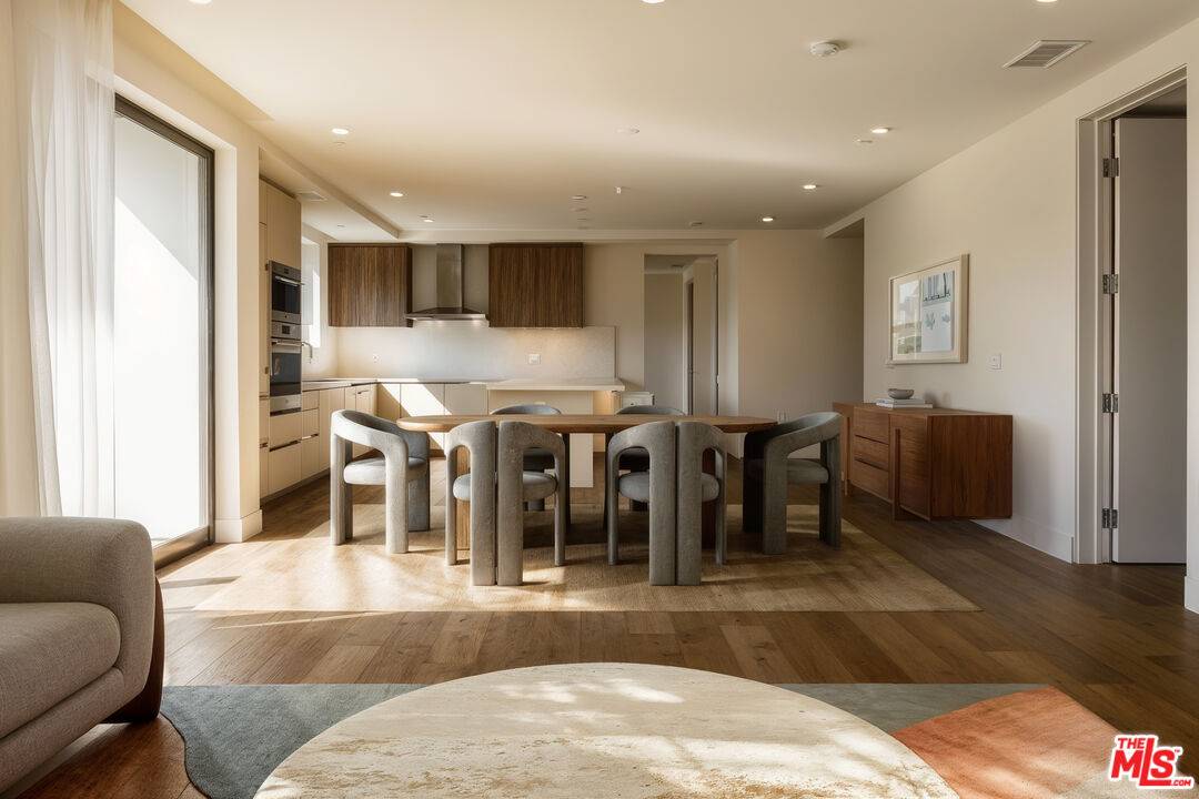 Los Angeles, CA 90048,411 S Hamel Rd #310