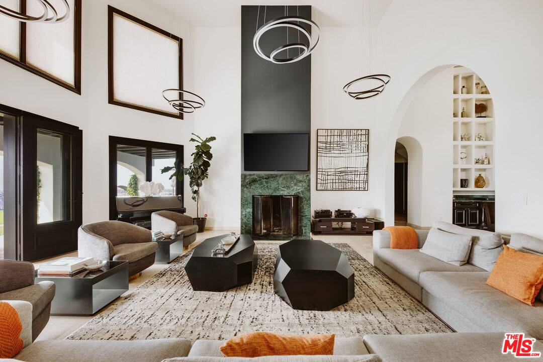 Malibu, CA 90265,24573 Piuma Rd