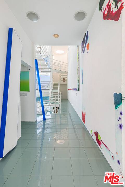 Malibu, CA 90265,21016 Pacific Coast Hwy