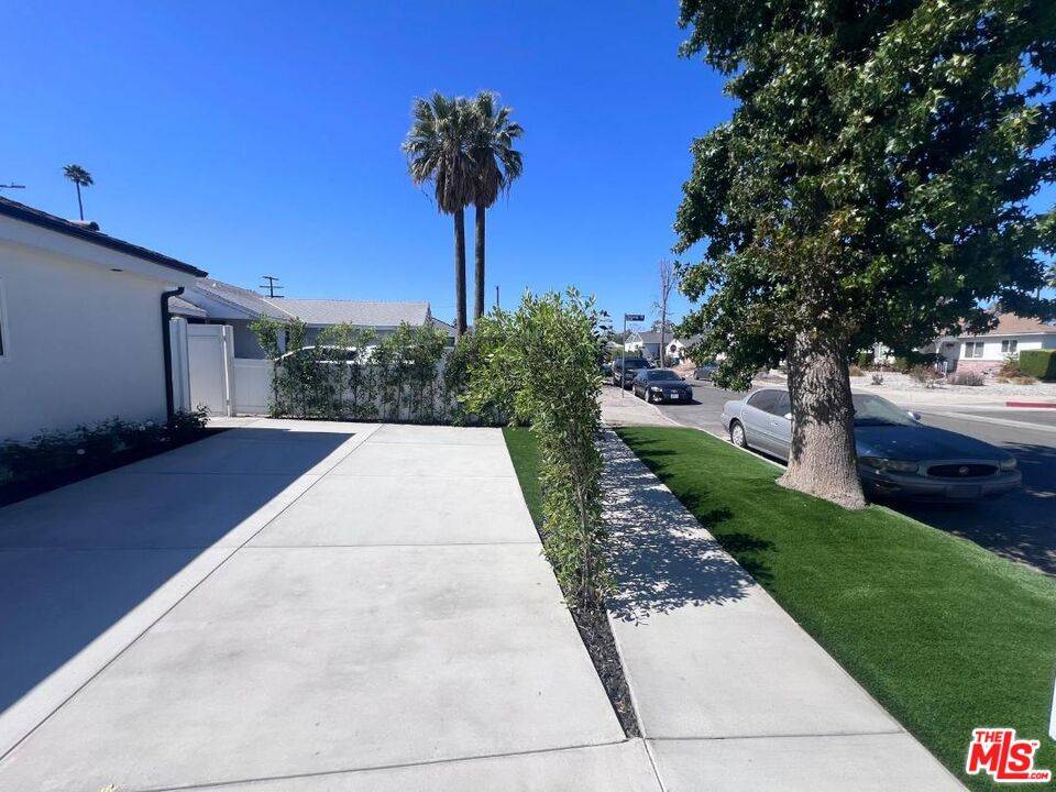 North Hollywood, CA 91605,7669 Beeman Ave