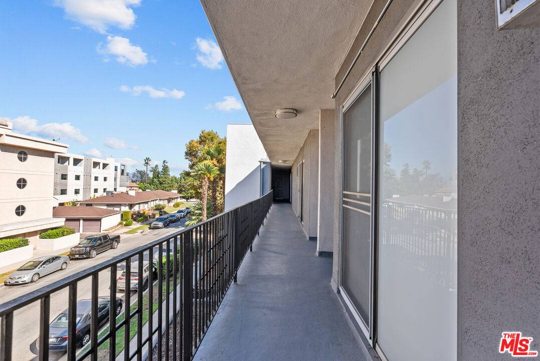 Sherman Oaks, CA 91403,15286 Sutton St #207