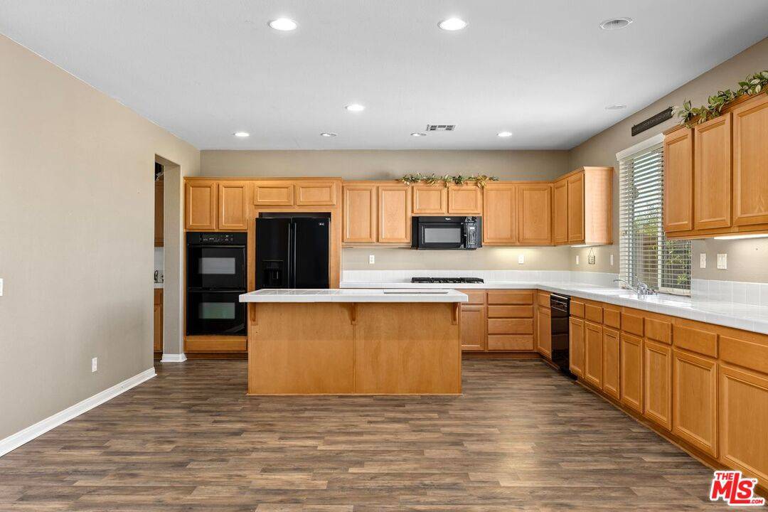 Oceanside, CA 92057,1061 Boulder Pl