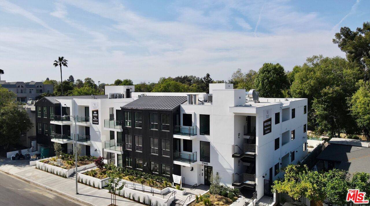 North Hollywood, CA 91602,11445 RIVERSIDE DR #309