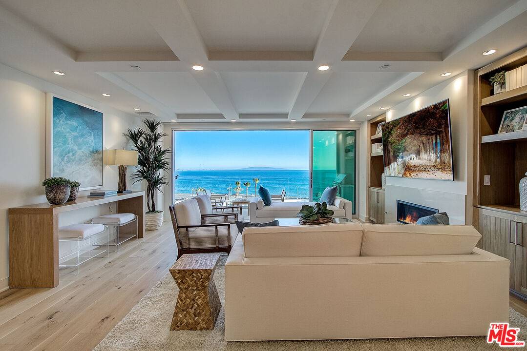 Pacific Palisades, CA 90272,17325 Castellammare Dr #502