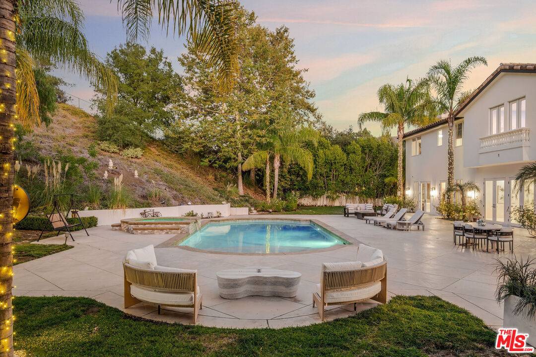 Calabasas, CA 91302,25043 Abercrombie Ln