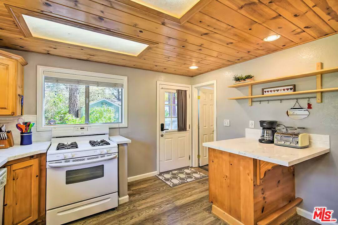 Sugarloaf, CA 92386,161 Moreno Ln