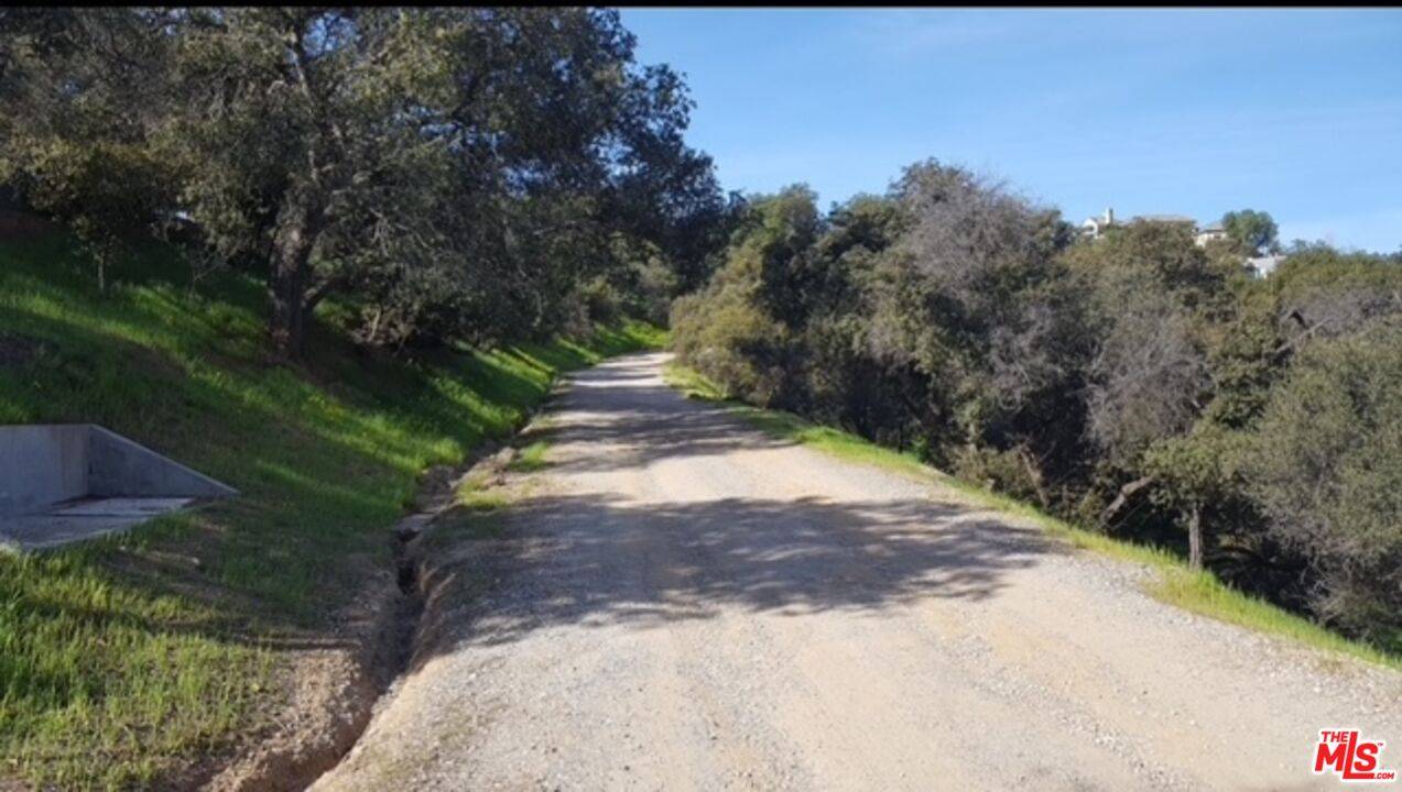 Topanga, CA 90290,20266 Reigate Rd