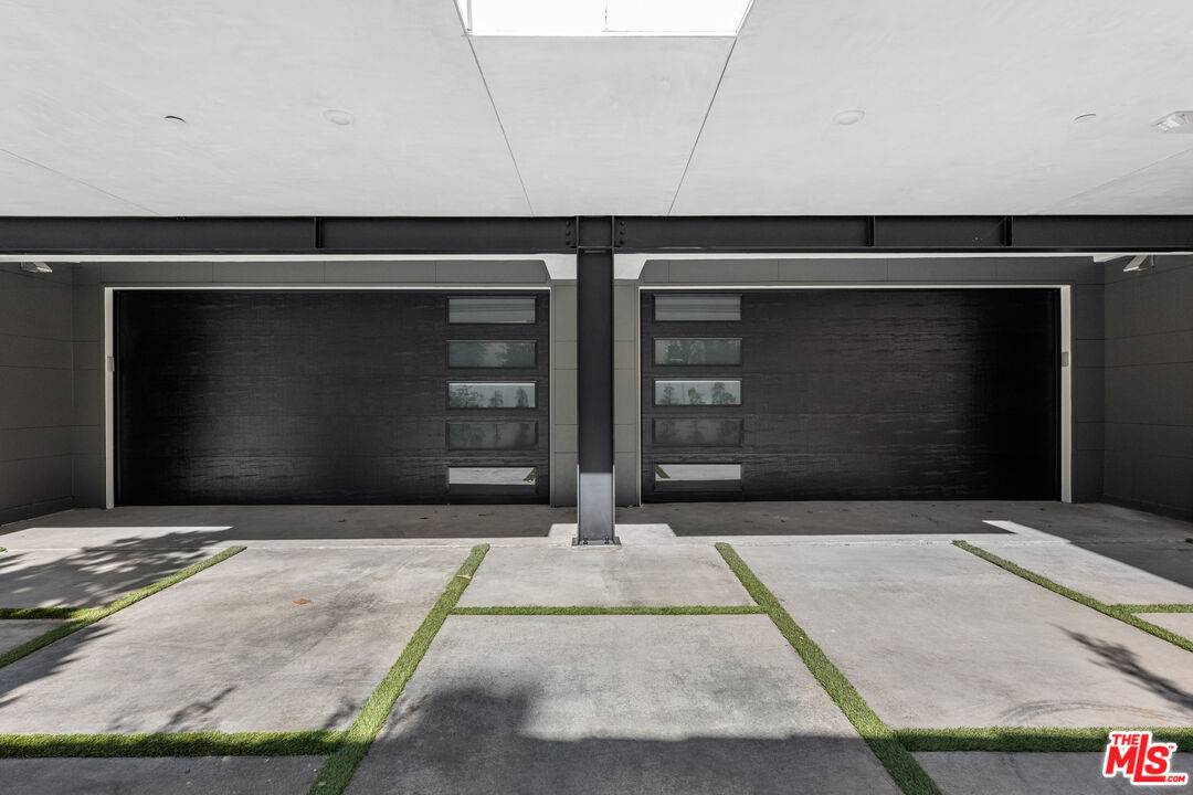 Los Angeles, CA 90046,849 N Alta Vista Blvd #1