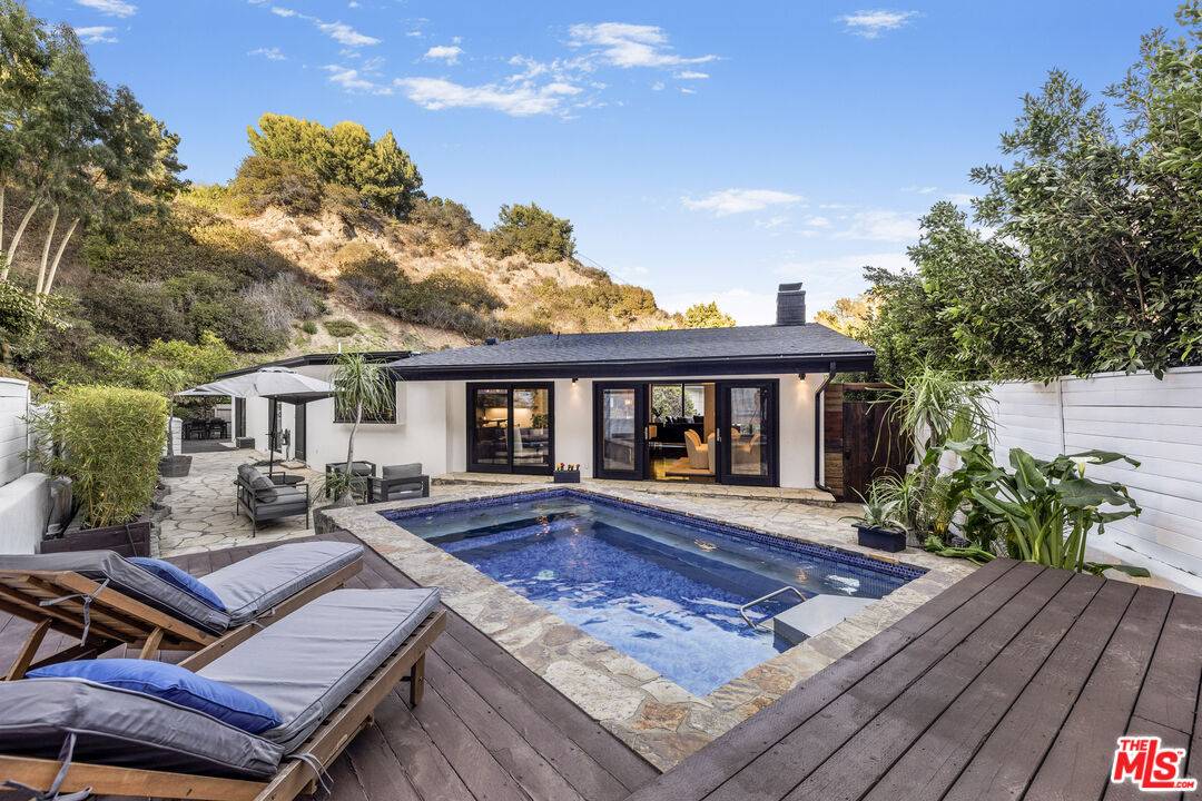 Beverly Hills, CA 90210,9596 Shirley Ln