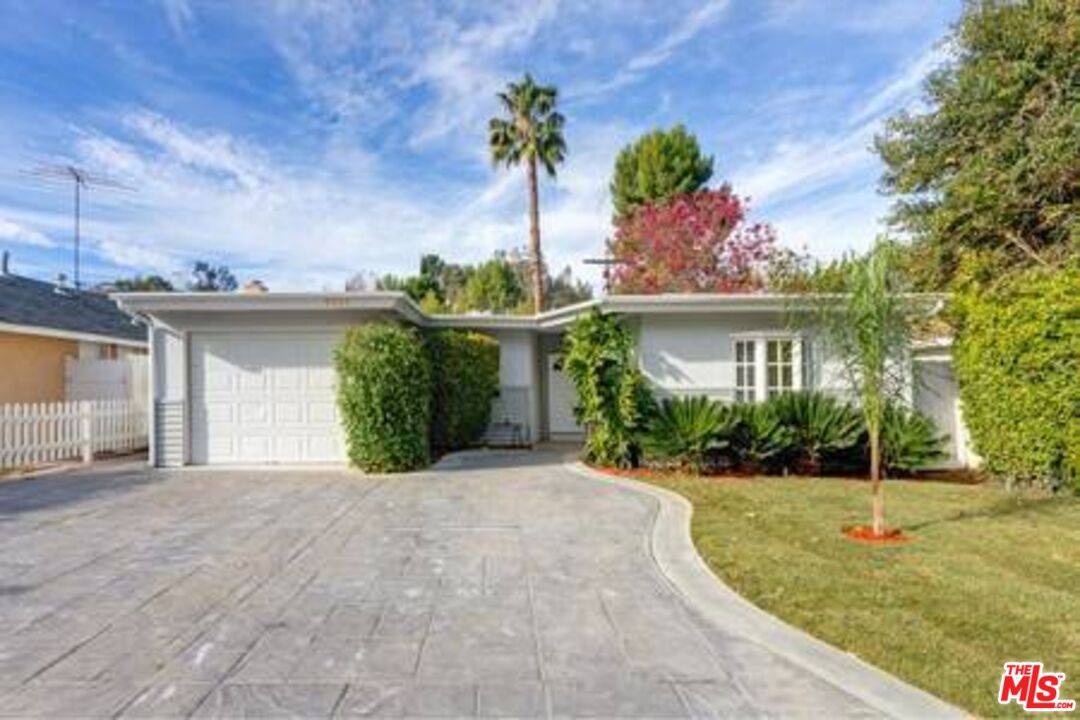 Woodland Hills, CA 91364,5049 SERRANIA AVE