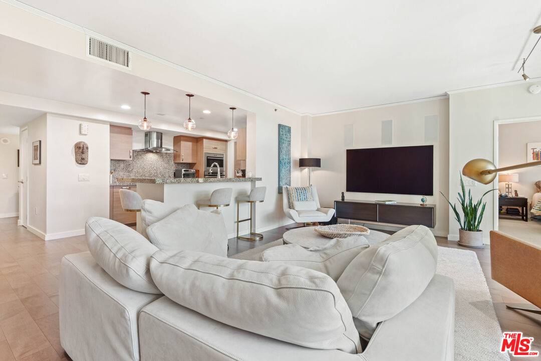 Marina Del Rey, CA 90292,13650 Marina Pointe Dr #309