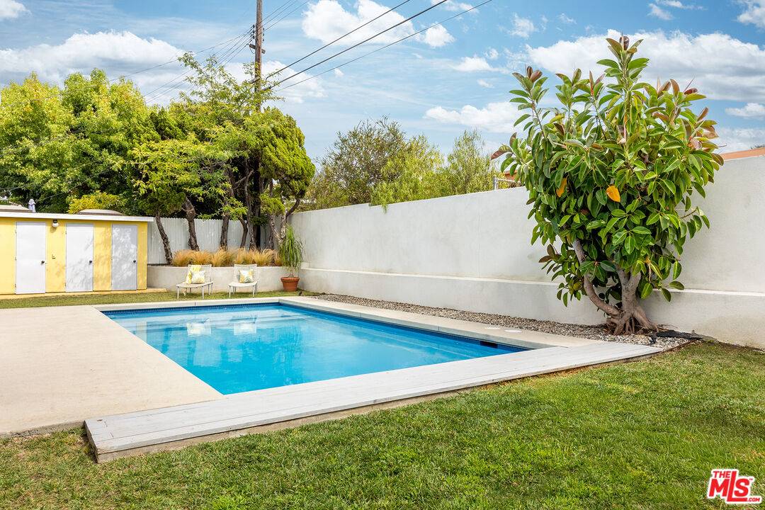 Los Angeles, CA 90056,5544 W 63rd St