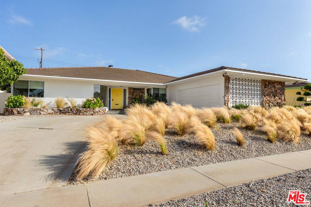 Los Angeles, CA 90056,5544 W 63rd St