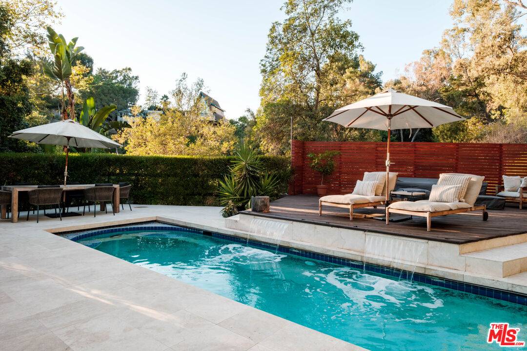 Los Angeles, CA 90046,7963 Willow Glen Rd