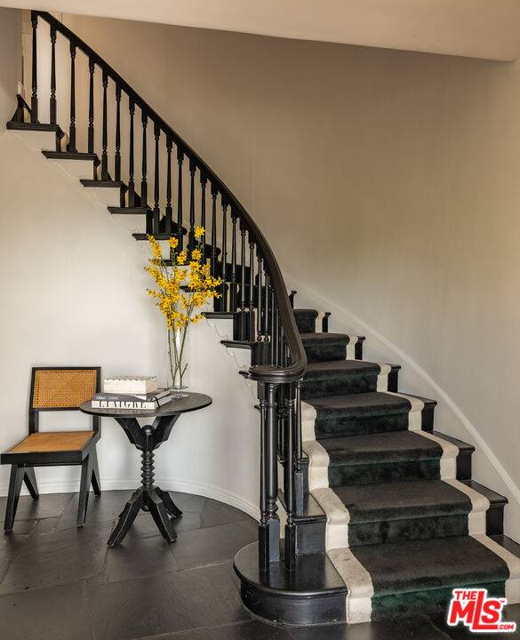 Los Angeles, CA 90069,1455 Belfast Dr