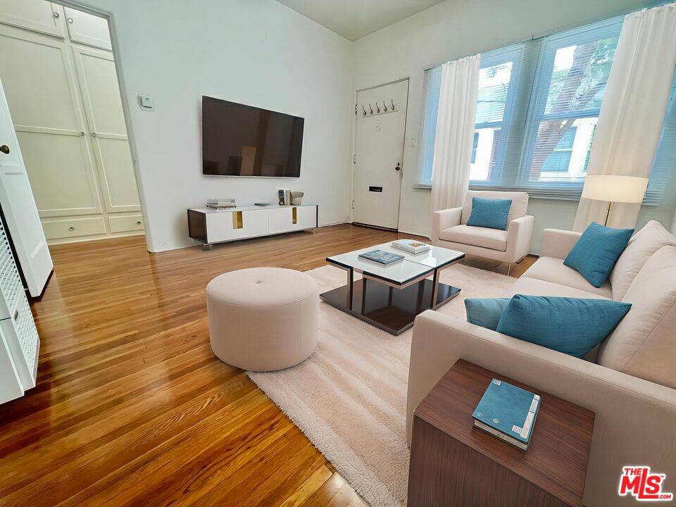 Santa Monica, CA 90404,2616 Santa Monica Blvd #4