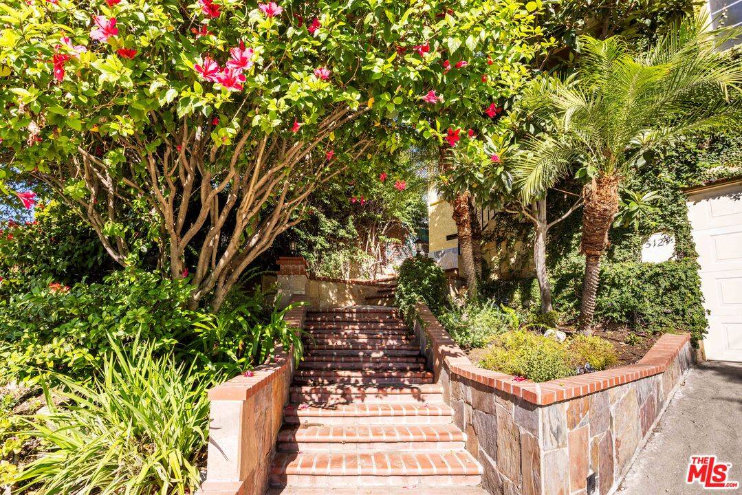 Los Angeles, CA 90032,5129 Chester St