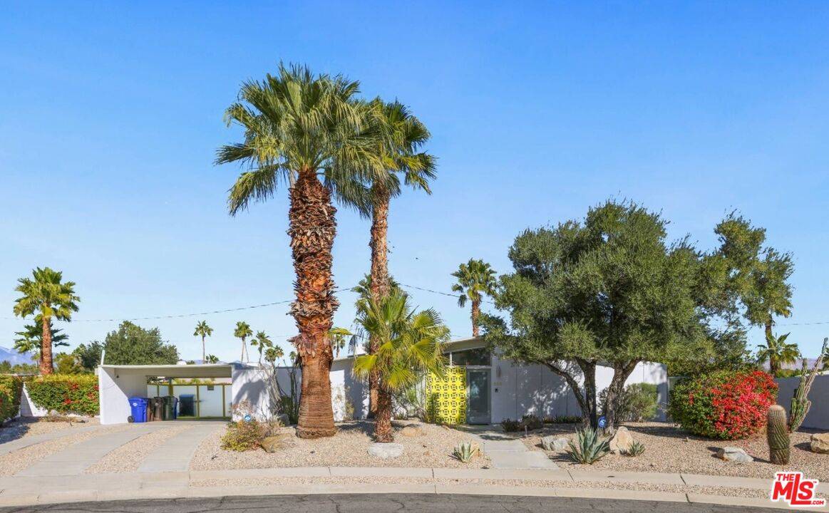 Palm Springs, CA 92262,888 E Janet Cir