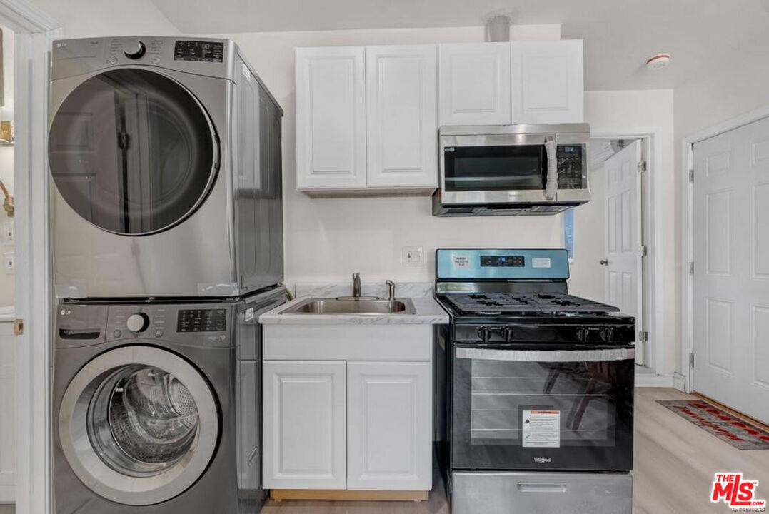 Reseda, CA 91335,7703 Baird Ave