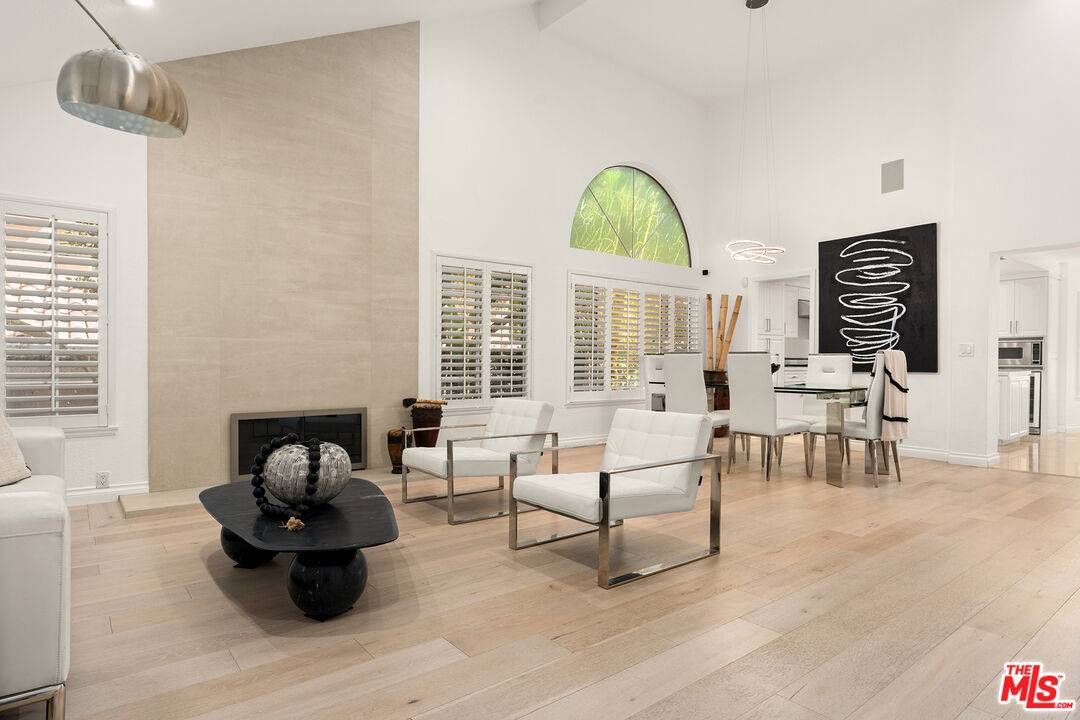 Calabasas, CA 91302,24762 Via Pradera