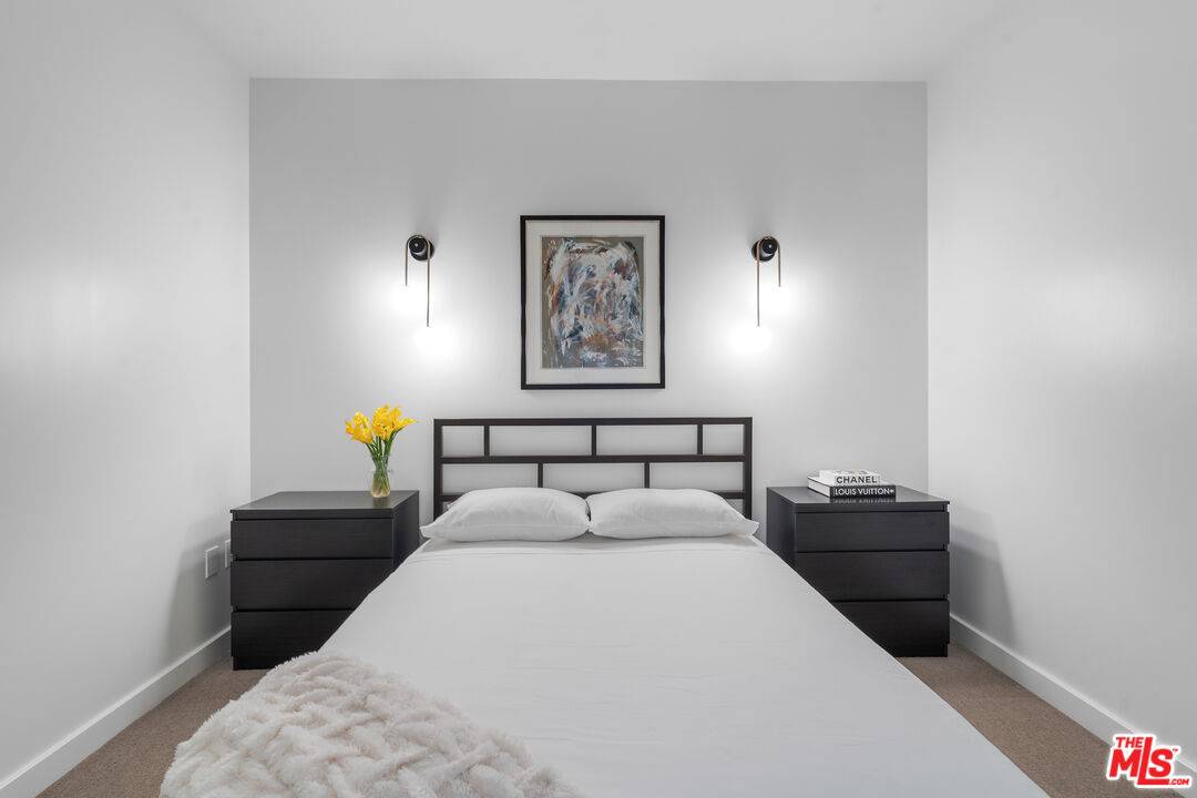 Los Angeles, CA 90028,6250 Hollywood Blvd #7K