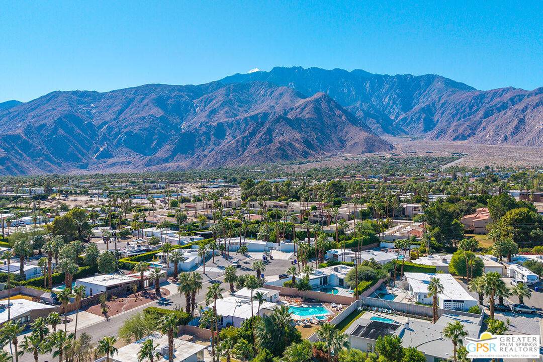 Palm Springs, CA 92262,402 E Desert Willow Cir