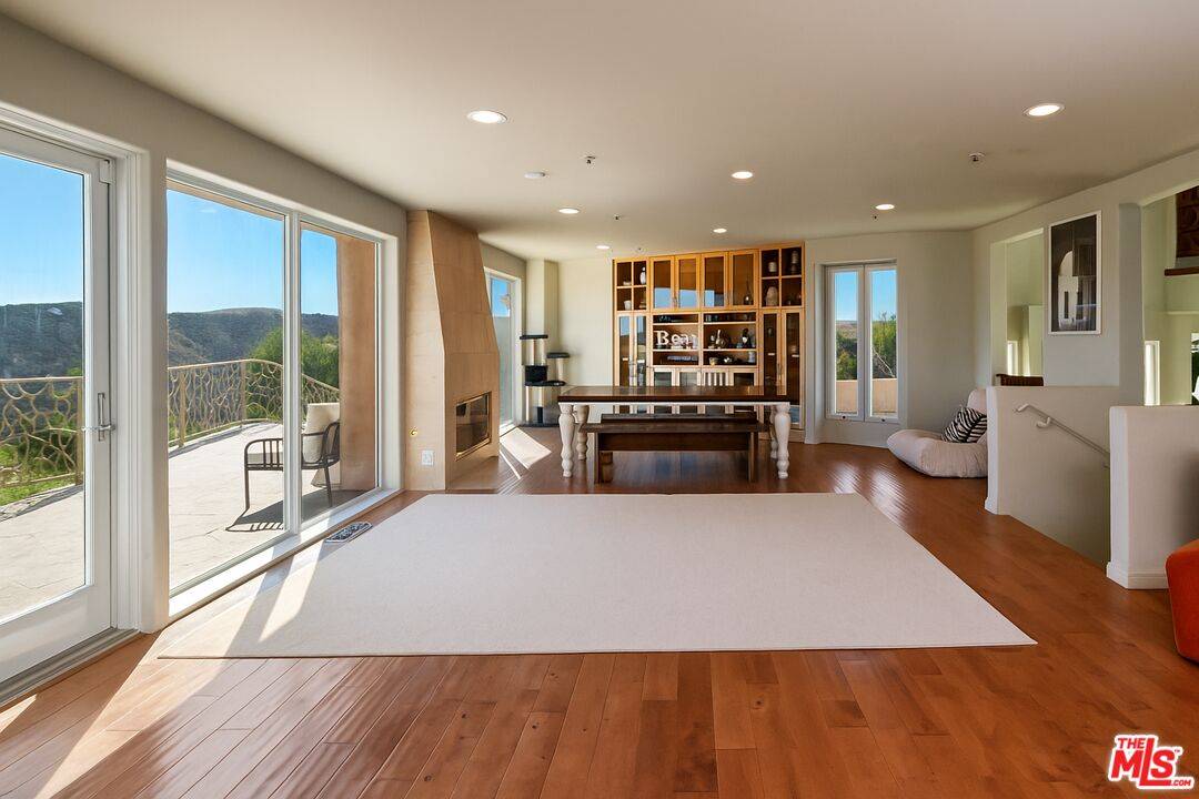 Bell Canyon, CA 91307,28 Ranchero Rd