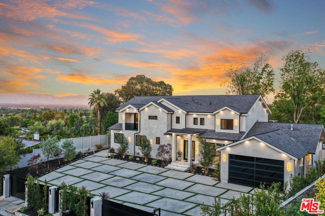 Tarzana, CA 91356,5036 Shirley Ave