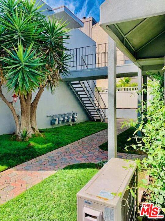 Glendale, CA 91204,451 IVY ST #D