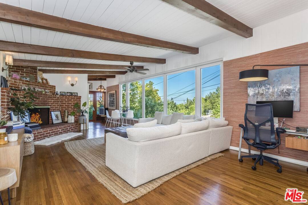 Los Angeles, CA 90046,2385 Sunset Heights Dr