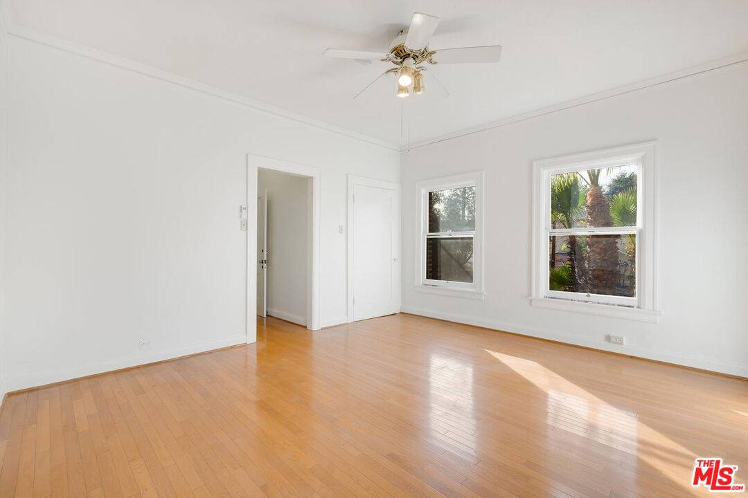 Los Angeles, CA 90041,5121 EAGLE ROCK BLVD #E