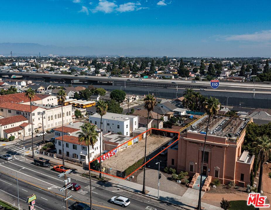 Los Angeles, CA 90037,5710 S Figueroa St