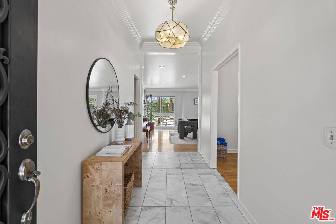 Woodland Hills, CA 91364,4701 Dunman Ave