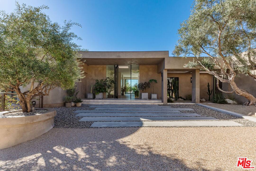 Beverly Hills, CA 90210,1705 Carla Rdg