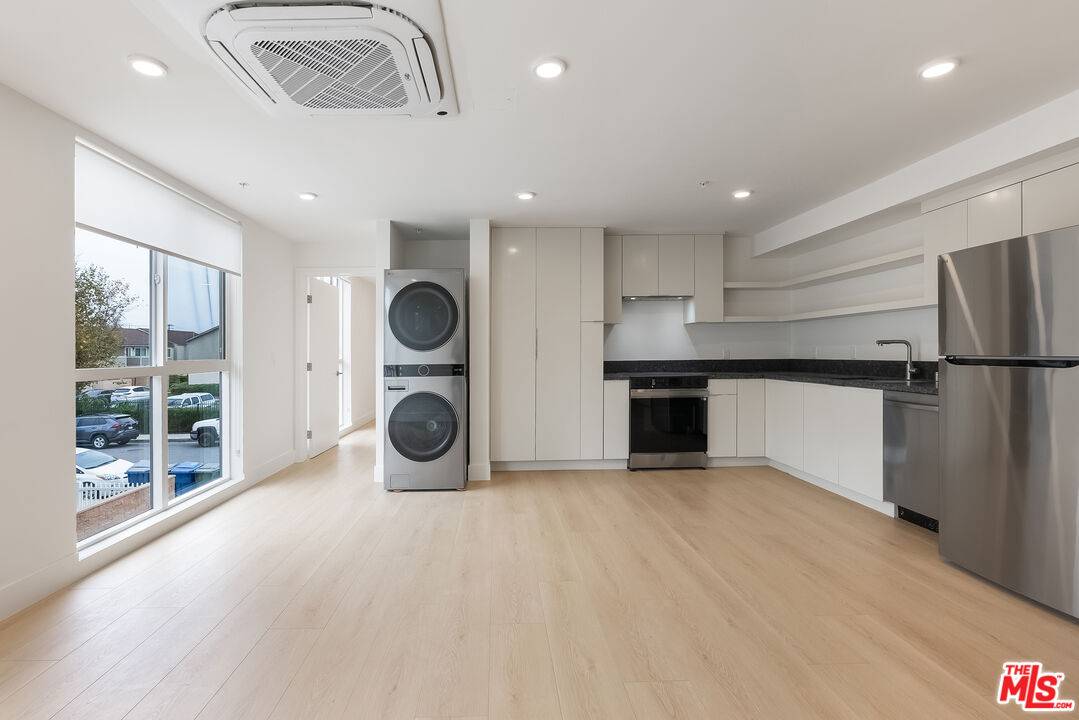 Cypress, CA 90630,8561 Belmont St #1