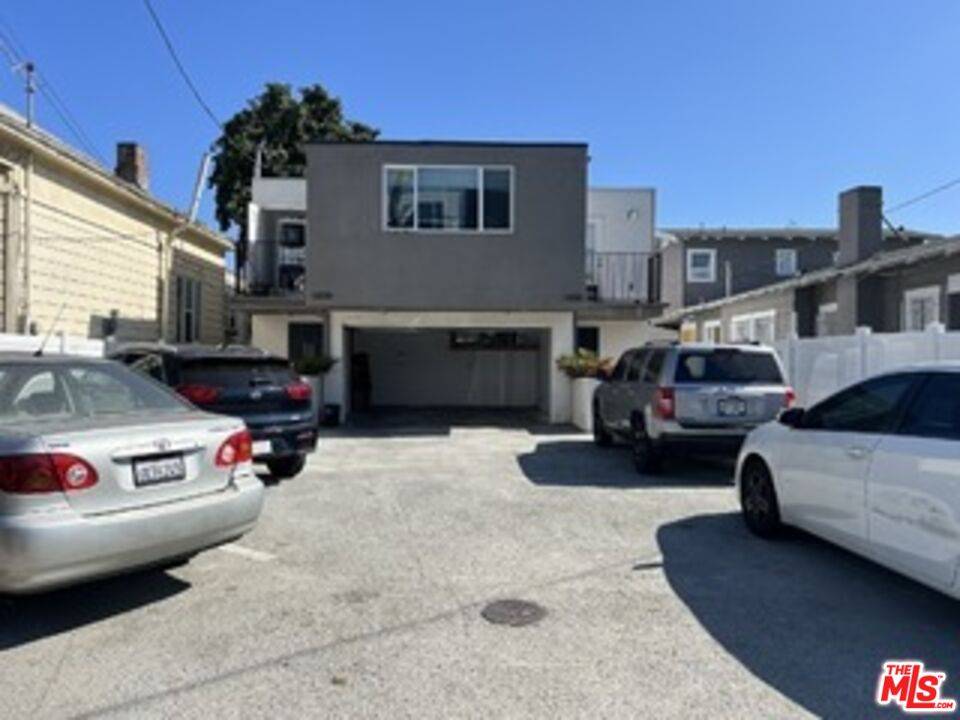 Los Angeles, CA 90018,1608 W 36th Pl