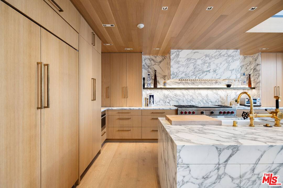 Malibu, CA 90265,24818 Malibu Rd