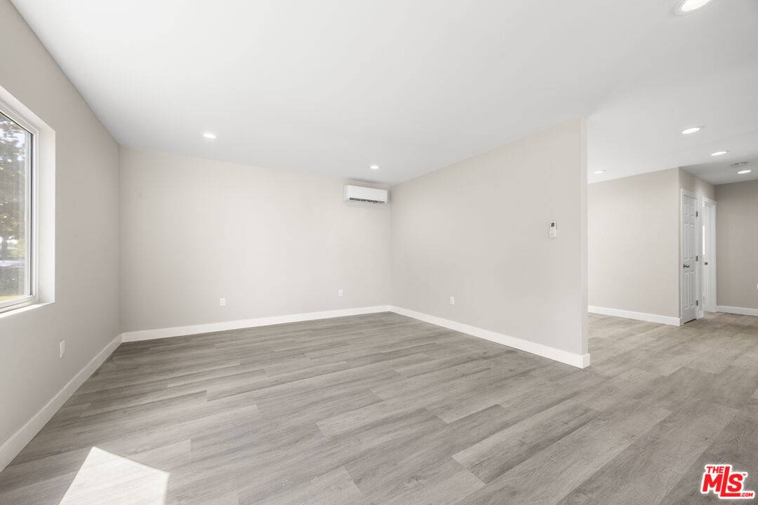 Fullerton, CA 92832,121 W Elm Ave