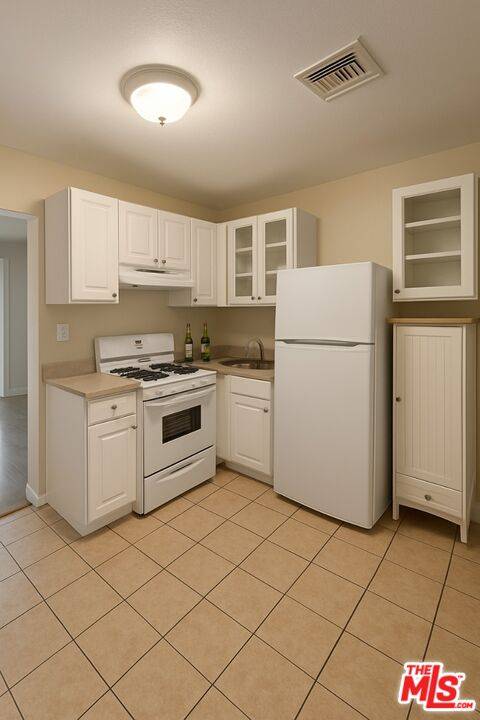 North Hollywood, CA 91605,6946 Simpson Ave