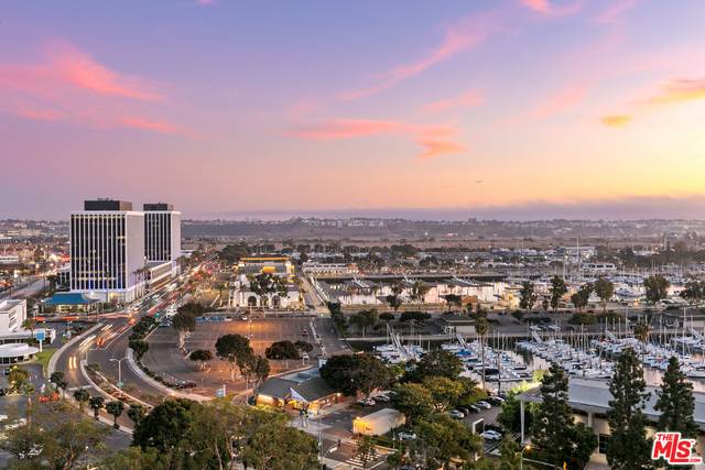 Marina Del Rey, CA 90292,13600 Marina Pointe Dr #1507