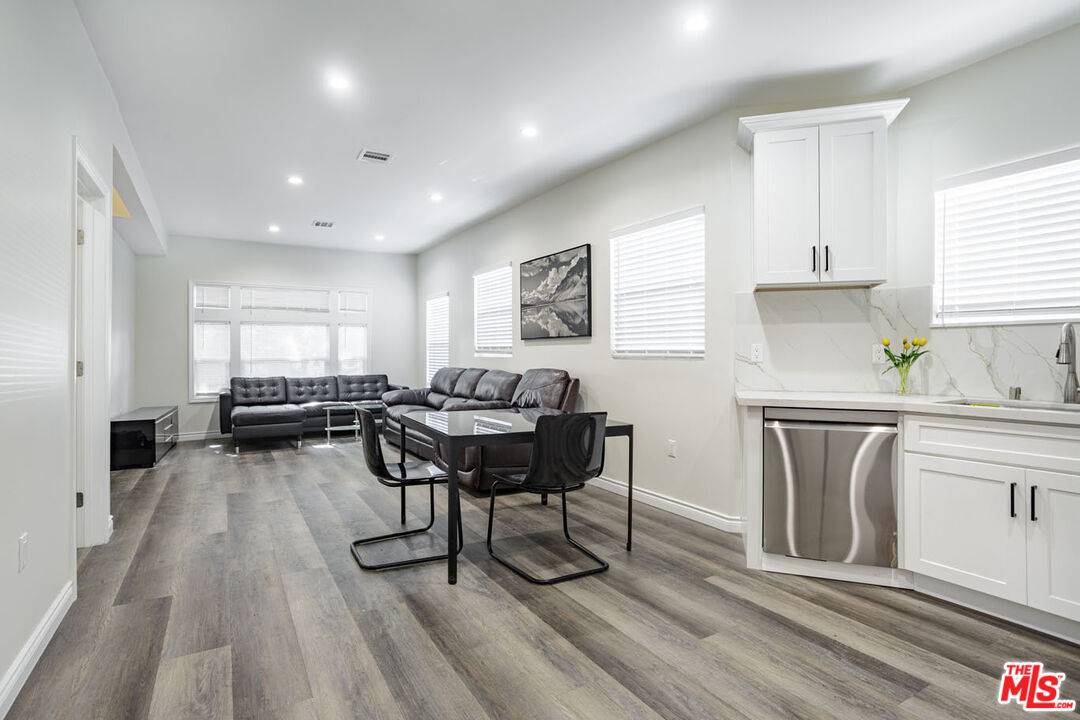 Los Angeles, CA 90007,1475 W 22nd St