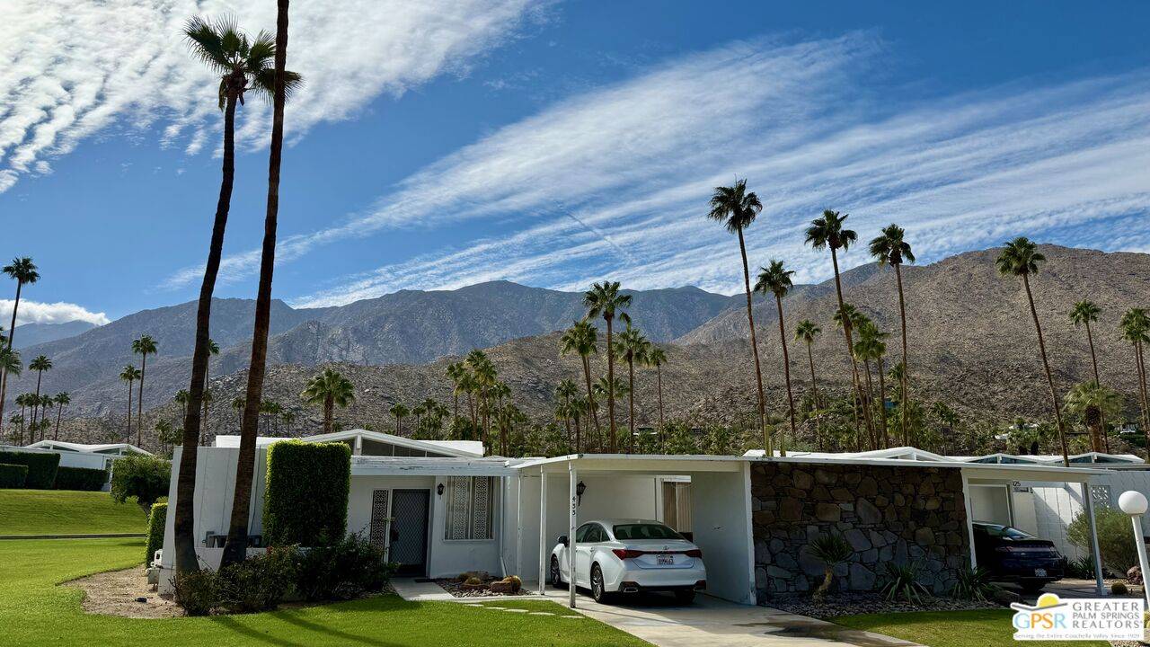 Palm Springs, CA 92264,433 E Flor Cir