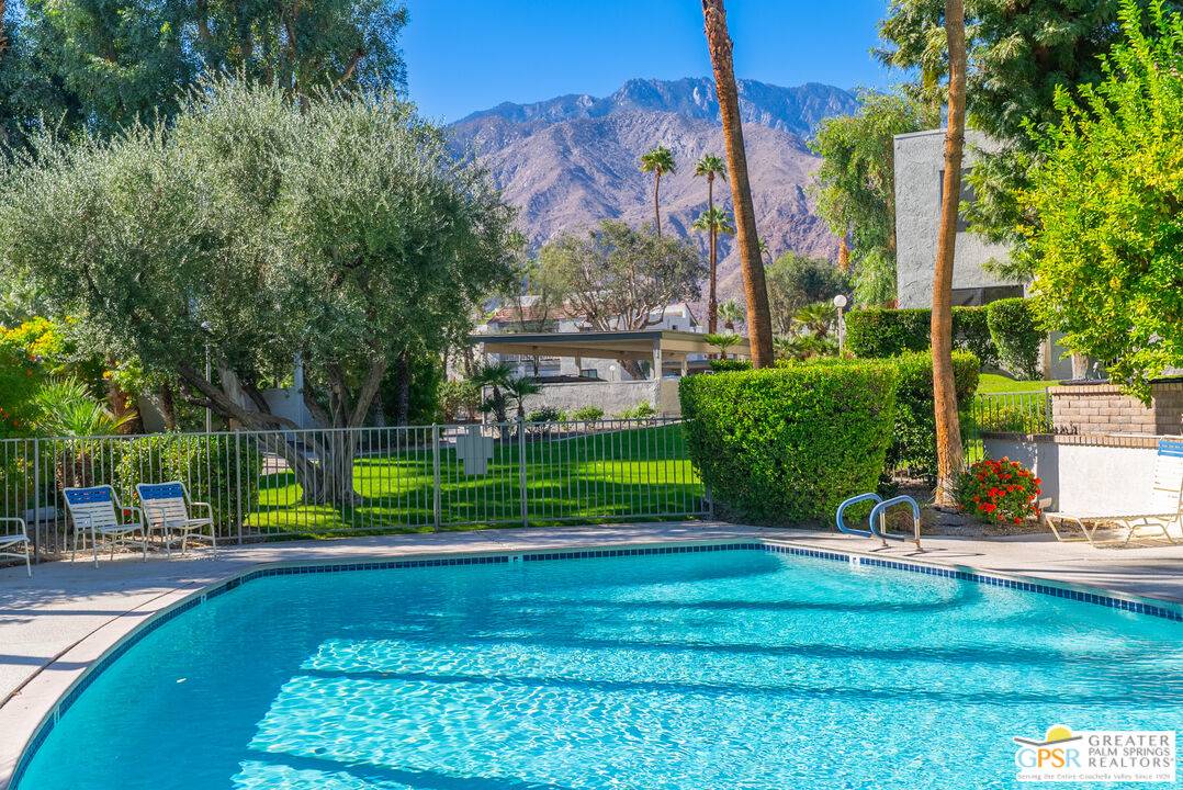Palm Springs, CA 92262,325 E Via Escuela #324