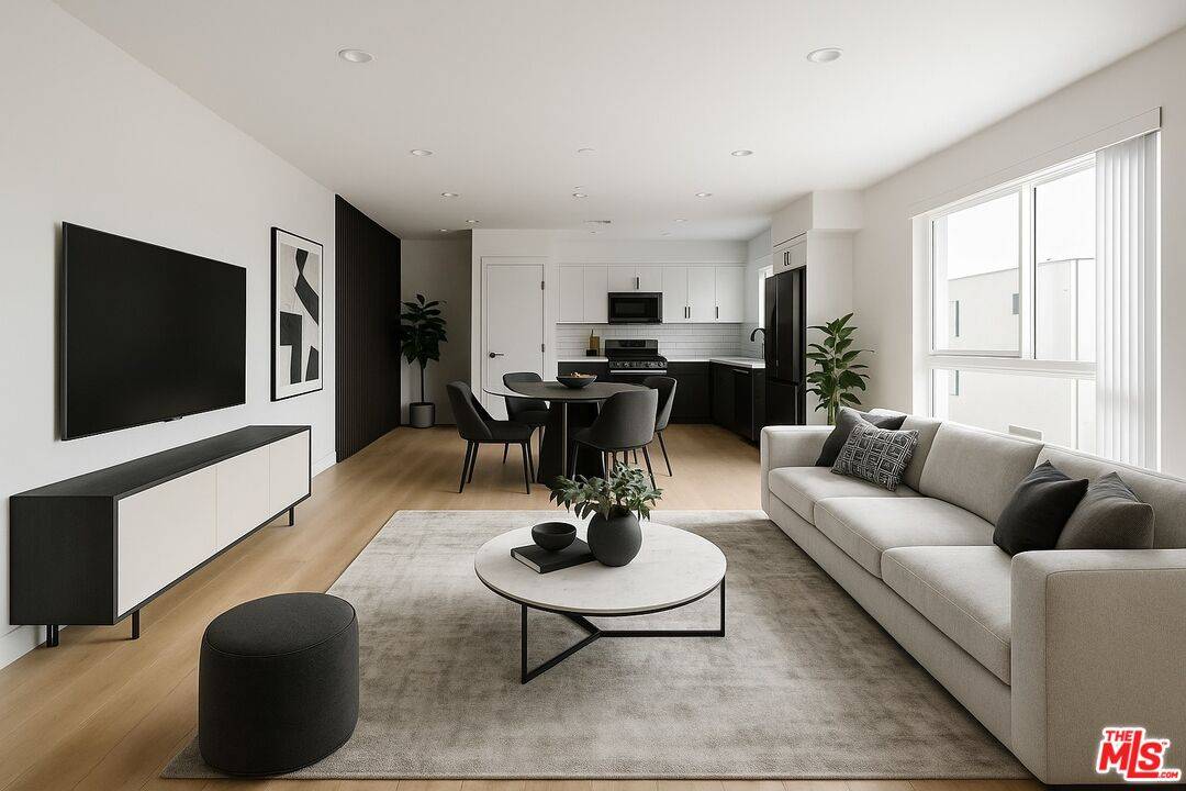 Los Angeles, CA 90039,2700 Fletcher Dr #3051