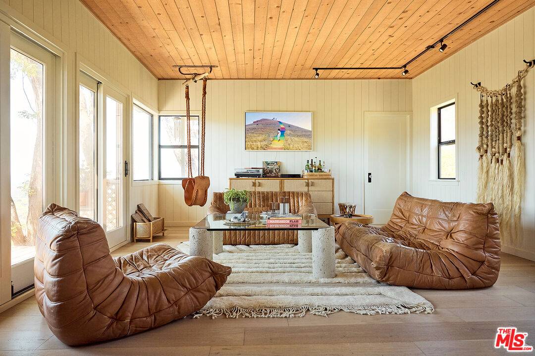 Ojai, CA 93023,1807 Ladera Rd