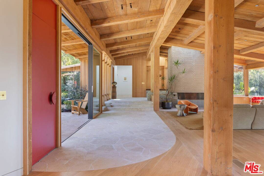 Los Angeles, CA 90049,765 N Bonhill RD