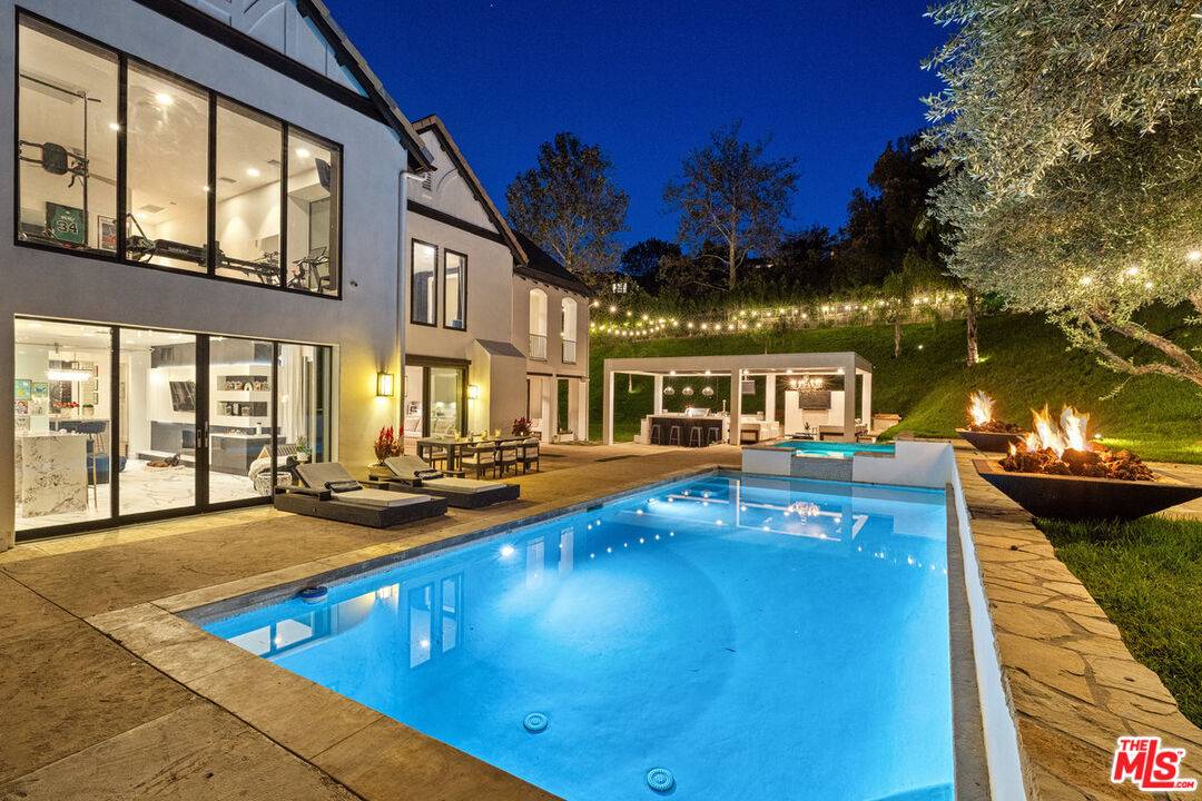 Calabasas, CA 91302,3801 Prado Del Trigo